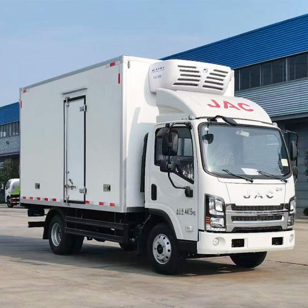 Top- 5995x2310x3390 Dimensions C-License Drivable Refrigerated Truck for Frozen Food Preservation and Transportation