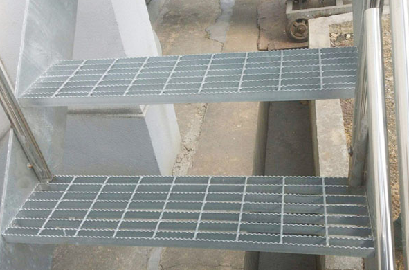 Corrosion Resistant HDP Steel Grate Stair Treads Bar Grating Treads