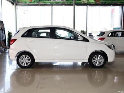 New/Used 200km Fast Charging Electric Car 30.4kwh BAIC EV200 In White Color