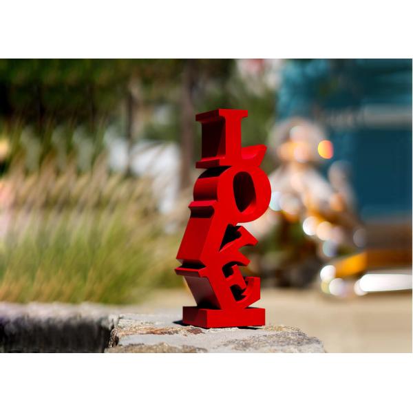 Художественная декоративная черно-синяя скульптура из нержавеющей стали LOVE с полированной основой