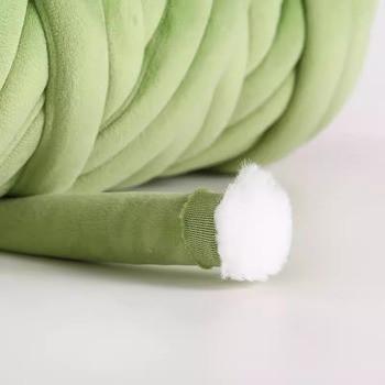 1/0.03NM 100% Polyester Fluffy Tube Giant Velvet Yarn Skin Friendly For Knitting Blanket Bag