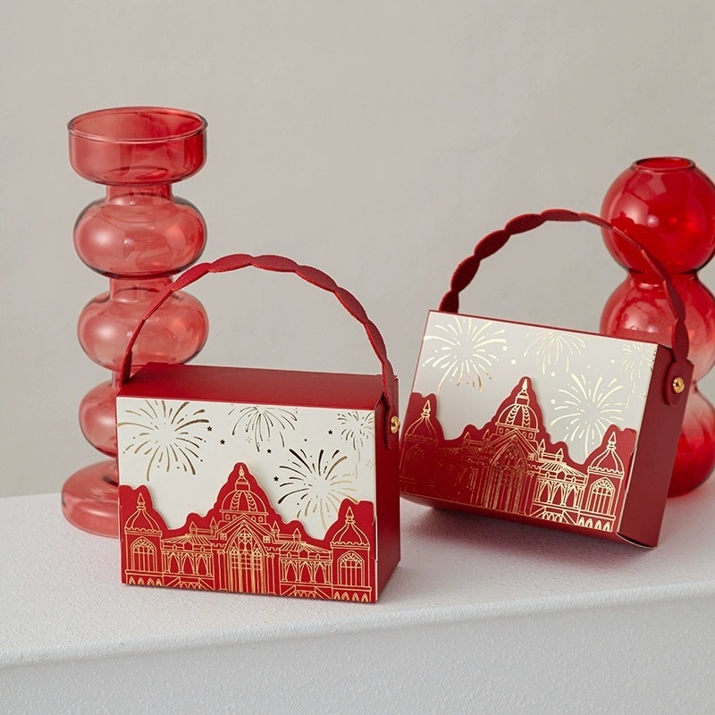 Castle Gift Boxes With Scalloped Handles For Wedding Favors And Events