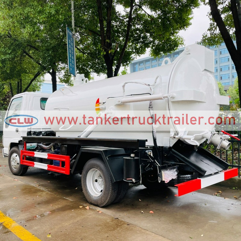 Japan Brand ISUZU 4X2 5000L Sewer Cleaning Truck for Waste Management