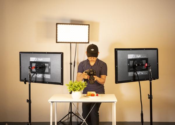 Portable 70W FL70K-3 LED Studio Lighting Kit 45.2×45.2×3cm Compact Dimension
