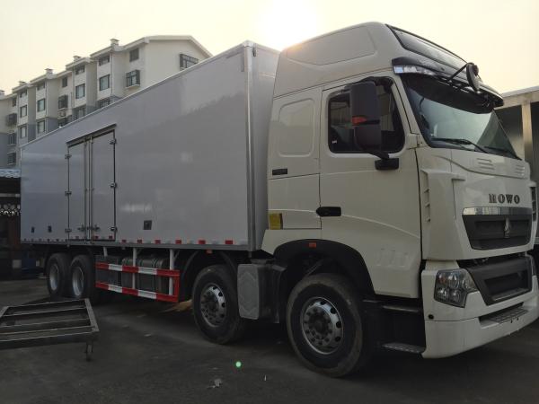 8x4 Refrigerated Box Truck with closed FRP Sandwich Panels Container , Cargo Van Truck
