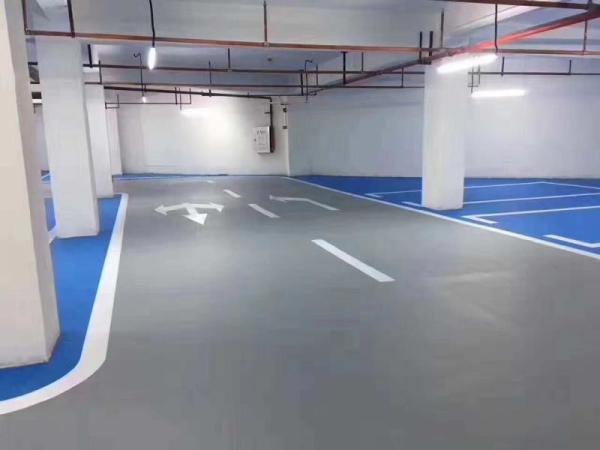 Seamless Car Park Epoxy Flooring , Water Resistance Black Epoxy Garage Floor