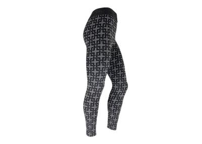 As mulheres fazem malha horizontalmente a ioga modelada sem emenda arfam o Spandex do poliéster 5% de 65%