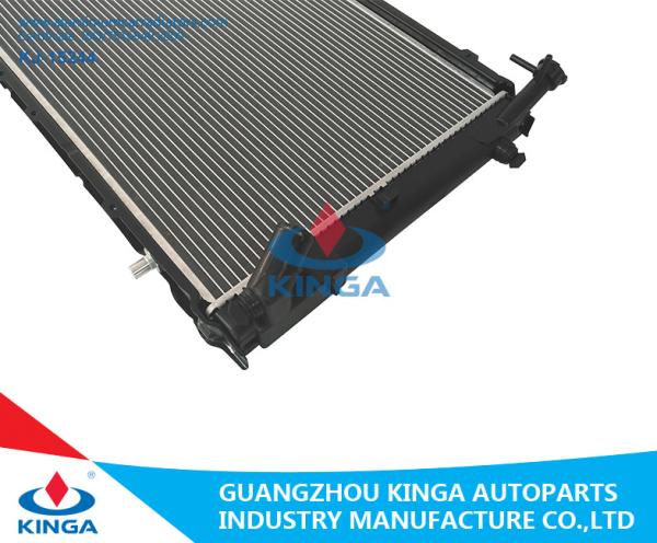 Nissan Petrol Brazing Plastic Aluminum Radiator Car Spare Parts 21410-1y02A