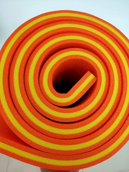 OEM Durability XPE Foam Outdoor Water Pad Eye Catching Color for Water Park Swimming Pool