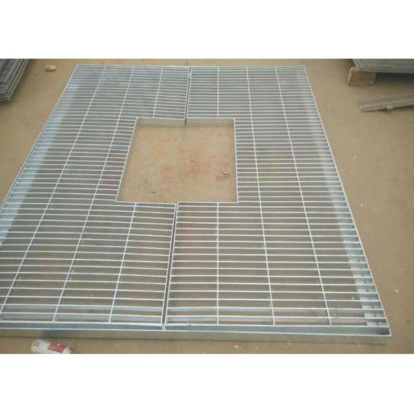 ISO9001 Rust Proof Catwalk Steel Grating 8*8mm Metal Grate For Driveway