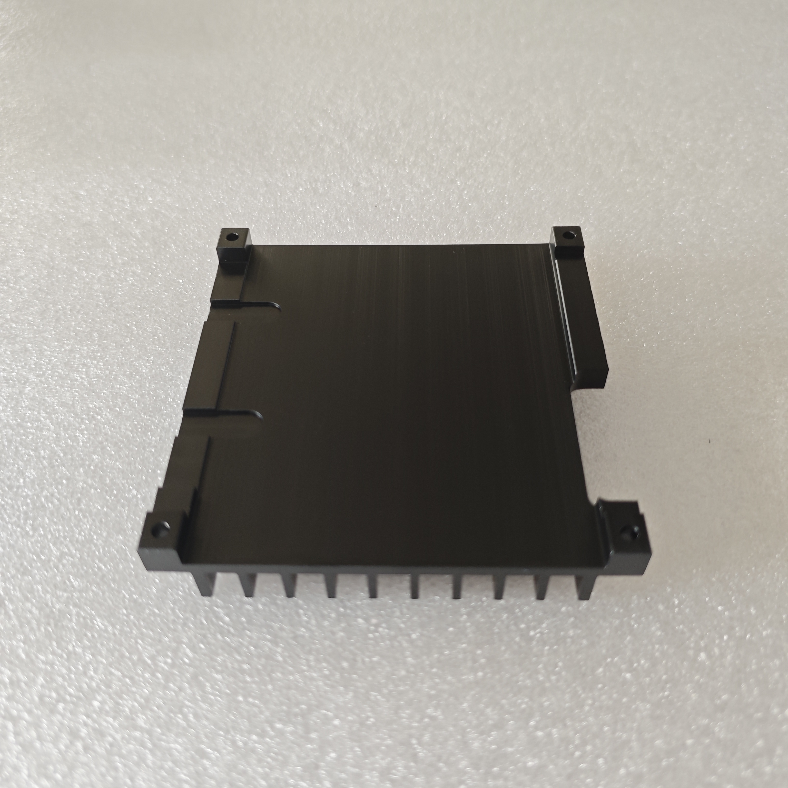 Customizable Dimensions Aluminum Heat Sink with Efficient Heat Dissipation and Black Anodized Surface for New Energy Inverters