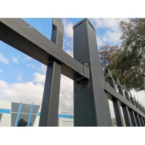 Загородка пикетчика чугунная трубчатая стальная для школы