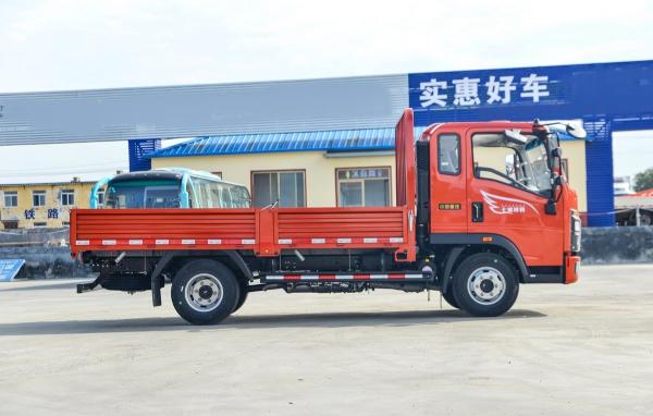 Camion léger SINOTRUK HOWO Titan H 140 chevaux, rangée de 3,85 mètres, demi-rail (8 vitesses)