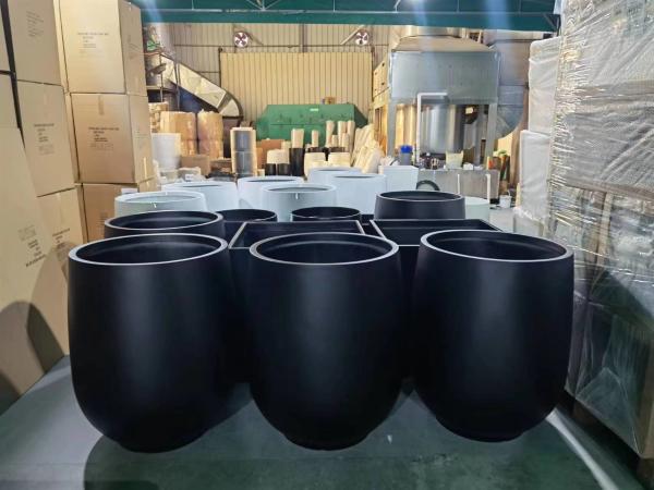 Fiberglass Flower Pots Add a Touch of Elegance to Your Garden with Our Long-Lasting and Lightweight Planters