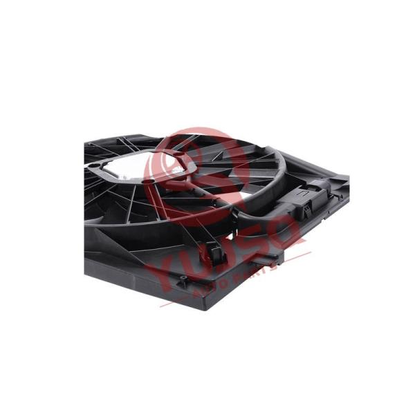 Le ventilateur de refroidissement du radiateur Mercedes W211 600W 12V A2115000693 A2115001693