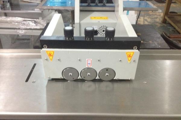 V-Cut PCB Separator Machine Specilize in LED Lamps Strip with 6 Blades