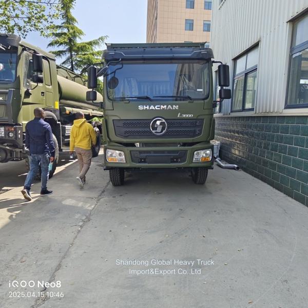 Sinotruk HOWO 4X2 Cargo Truck Refrigerated Truck Box Truck