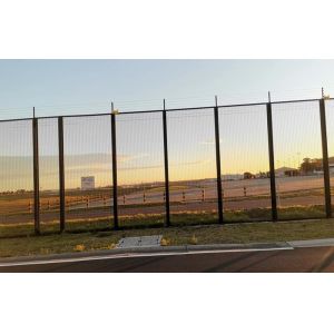 Clôture anti-escalade ClearVu 358 en treillis soudé avec revêtement PVC