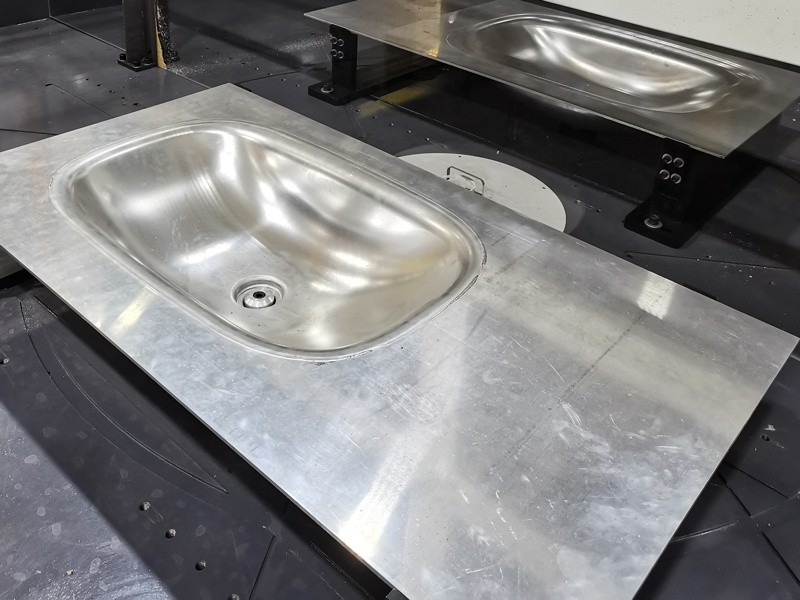 Automatic Robot Polishing Machine for Sink Basin Stainless Steel Surface Grinding Buffing Line