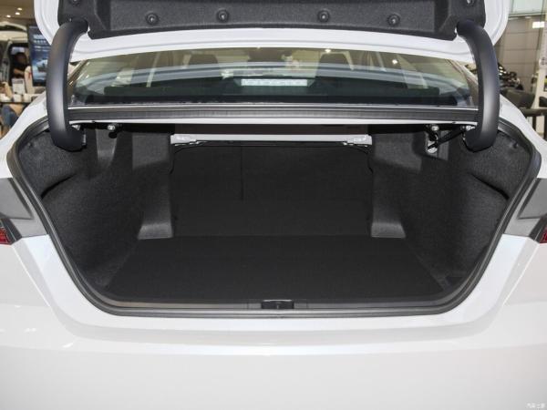 2024 Toyota Camry 4-Door Sedan 5-Seater GacT oyota 2.0 HGVP Luxury Version Sedan with 2825mm Wheelbase