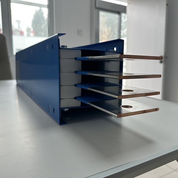 Busway personalizado de 50Hz-60Hz con aislamiento de aire, material de aluminio y cobre
