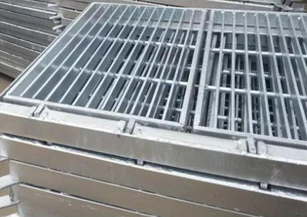 Heavy Duty Steel Grating Plate Gi Steel Serrated Grating Mesh for Drainage Factory Price