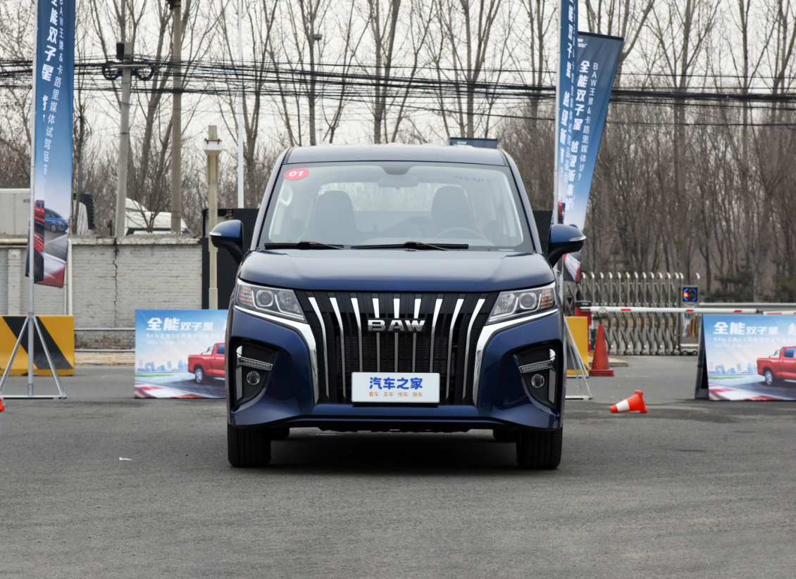 Абсолютно новые автомобили BAW MPV 2/5/7/9 мест Дизельный MPV Большое пространство