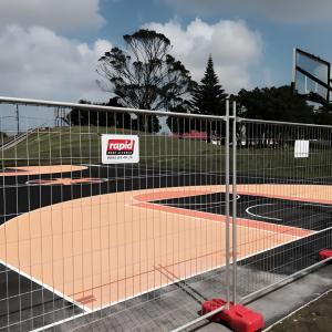 モジュラルの2.1m×2.4m電熱金属フェンシング イベント・道路工事のためのテンポリーバリア