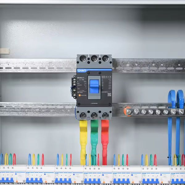 Waterproof Electrical Distribution Cabinet with 220V/380V Rated Voltage and Modular Assembly for Industrial Power Distribution