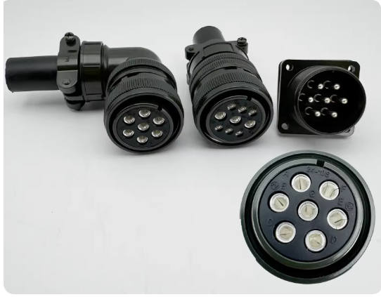 Fanuc four-axis line connector MS3108A28-11S AD25 nylon corrugated tube adapter 22 pins