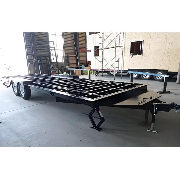 Casa pequeña prefabricada sobre ruedas para viajes familiares y vida sencilla