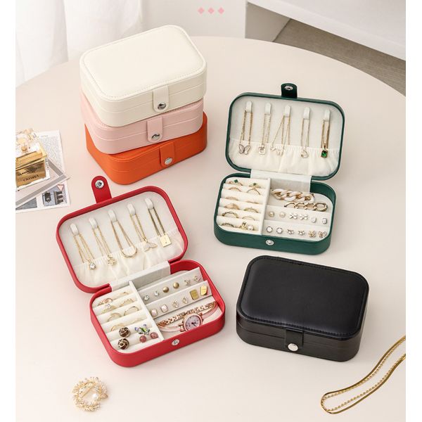 Green PU Leather Jewelry Organizer Box with Velvet Lining 16 × 11 × 5 cm Compact Travel Storage Case