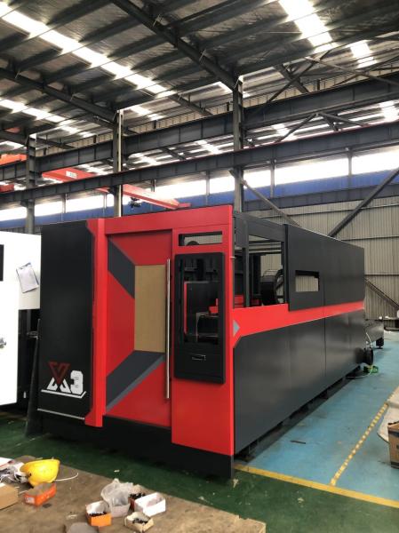 Machine de découpe laser à fibre CNC 3kw 6kw pour plaque métallique en acier inoxydable