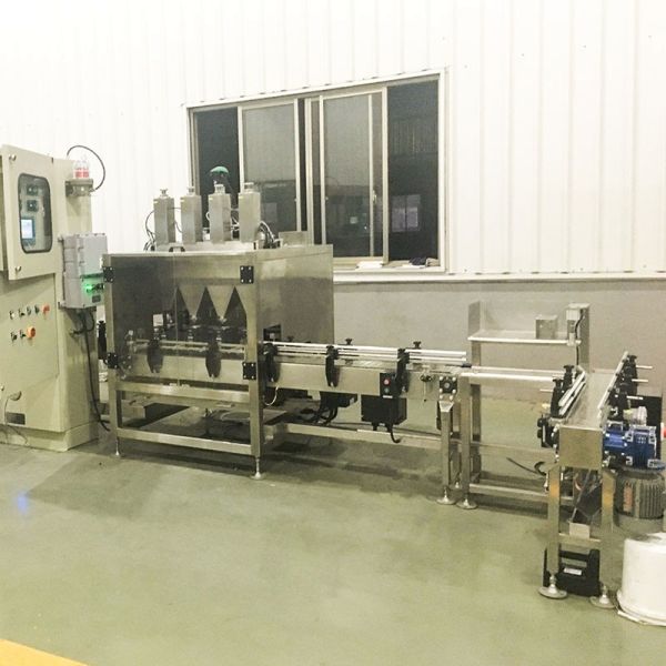 18-40L Electric Fully Automatic Chemical Liquid Jerry Can Filling Palletizing Wrapping Line 4-6 Head Motor Bearing Oil Plastic