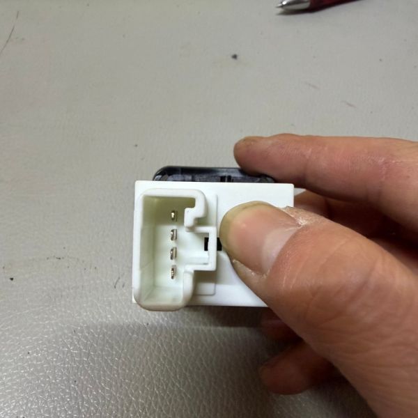 Premium Passenger Door Switch for Coaster, Higer & Kingwin Buses | PN: 37C72-27109