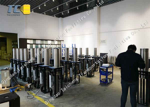 Water Proof Hydraulic Rising Bollards , Automatic Telescopic Barrier Posts