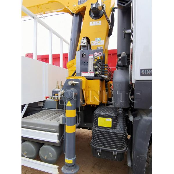 Knuckle Boom 8 Ton Hydraulic HOWO NX Cargo Flatbed Truck Mounted Crane For Sale