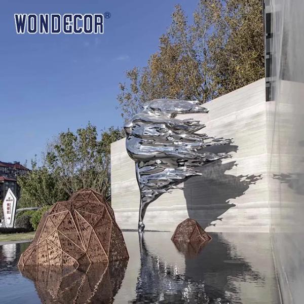 Выкованных скульптура нержавеющей стали открытым садом женщин конспекта скульптуры металла