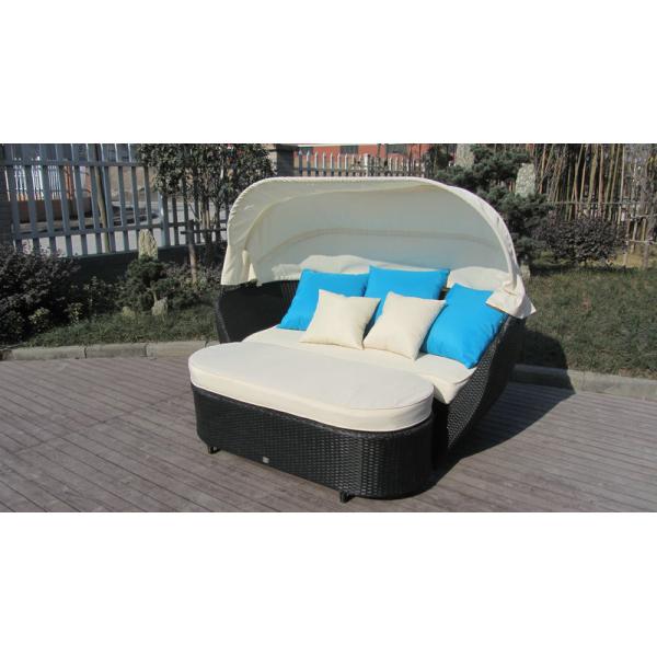 Roofed Outdoor Rattan Daybed , Wicker Conservatory Furniture