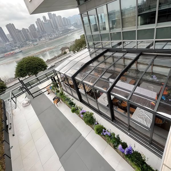 Retractable Glass Sunroom with Sliding Open Style Flat/Triangle Roof Molding for 4 Seasons-for Hotels and Apartments