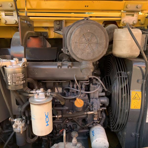 Used Komatsu PC56 5ton Mini Excavator Original Hydraulic Valve 5000 KG Machine Weight