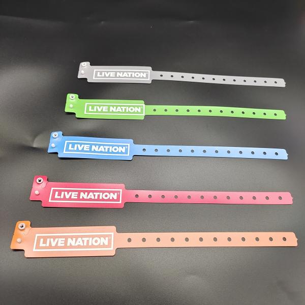 Shanghai PVC Material Vinyl Wristbands For Events Wide Shape and Free Design Included