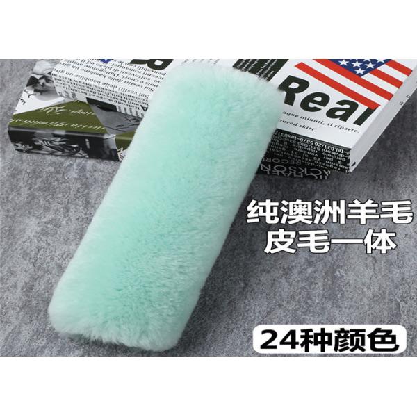 Пусковые площадки ремня безопасности ватки для малышей, удобных крышек плечевого ремня овчины 