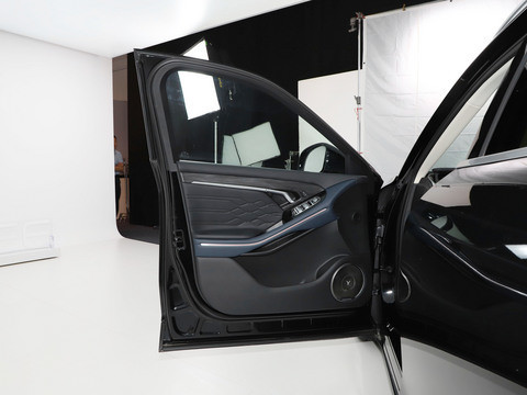 4905x1950x1645 Seats 5 Ultra-Long Range Energy Electric SUV Car in by Voyah Free 2024