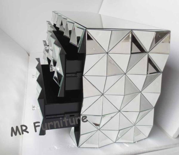3D Faceted Mirrored Bedroom Chest With 8 Drawers Wooden Material Body