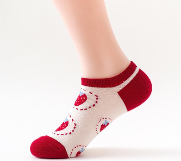 Jacquard Logo Ankle Length Socks Soft Hand Feeling Various Pattern Available Ankle Socks For Pain