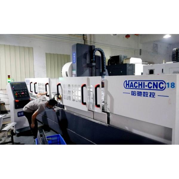 Поворачивать частей CNC подвергая механической обработке латунный и филировать для оси