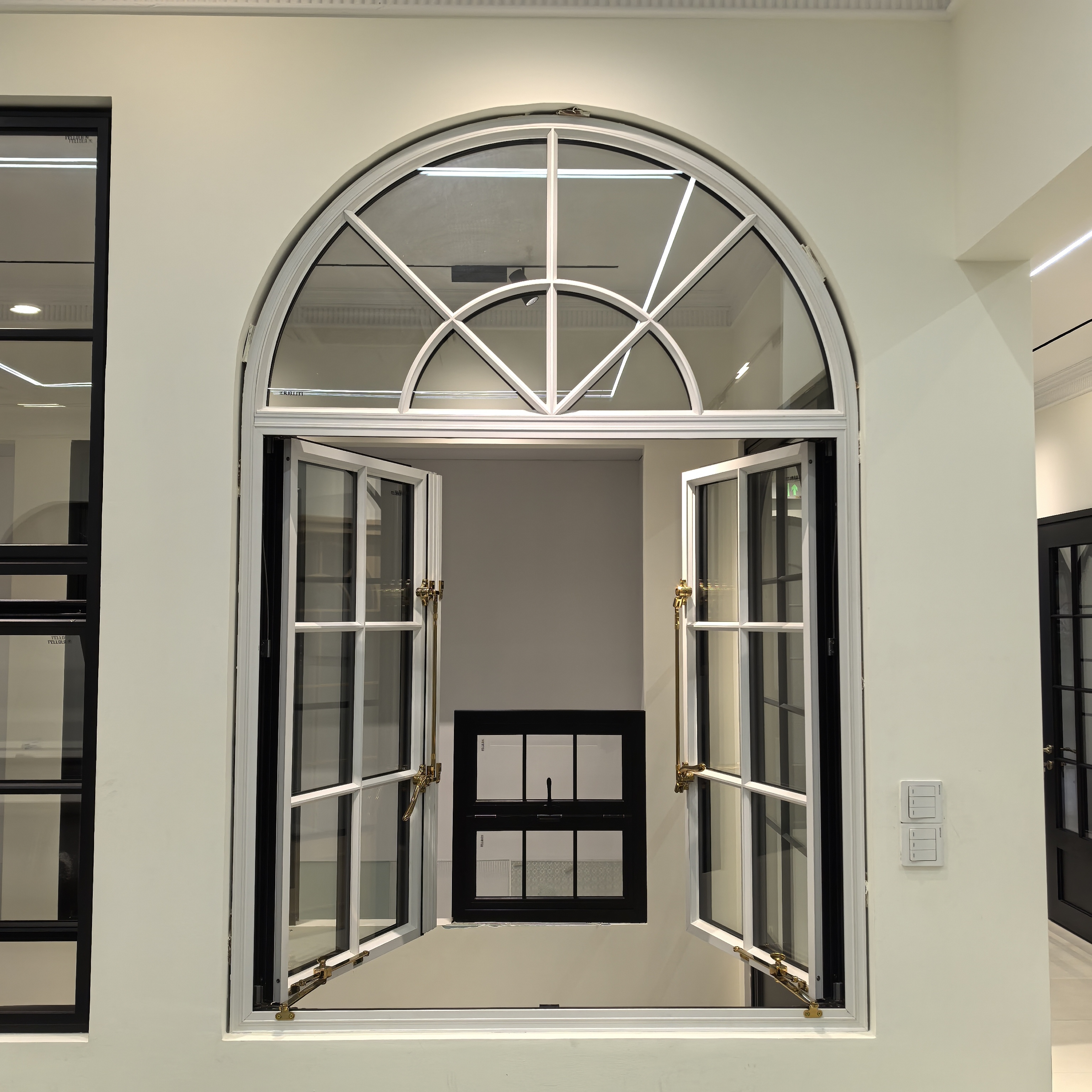 Customization Aluminum French Windows Corrosion Resistant With Airtight Seals