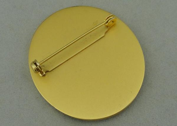 Woman Souvenir Badges , Zinc Alloy 3D Gold Plating Badge And Push Pin