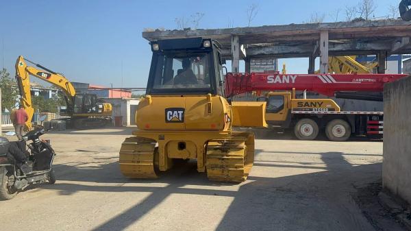 Cat Caterpillar D5k Lgp Cat D5k Dozer largeur de lame avant 4,262m Dozer d'occasion